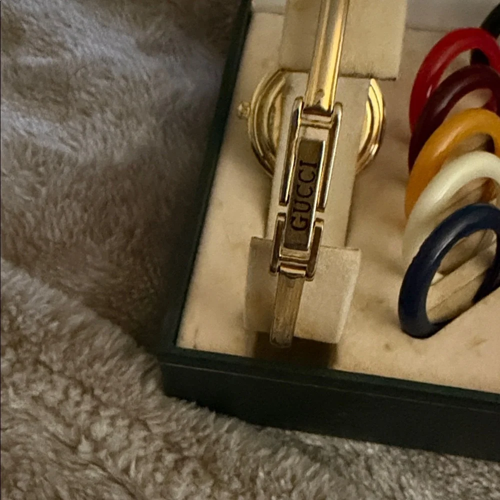 Vintage Gucci Interchangeable Bezel Watch - Picture 6 of 15